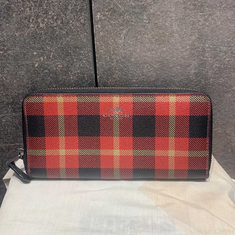 💯 Authentic Coach Chequered Wallet - Picture 1 of 4